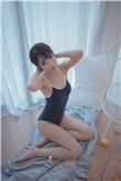 小孩和妈妈拔萝卜生孩子